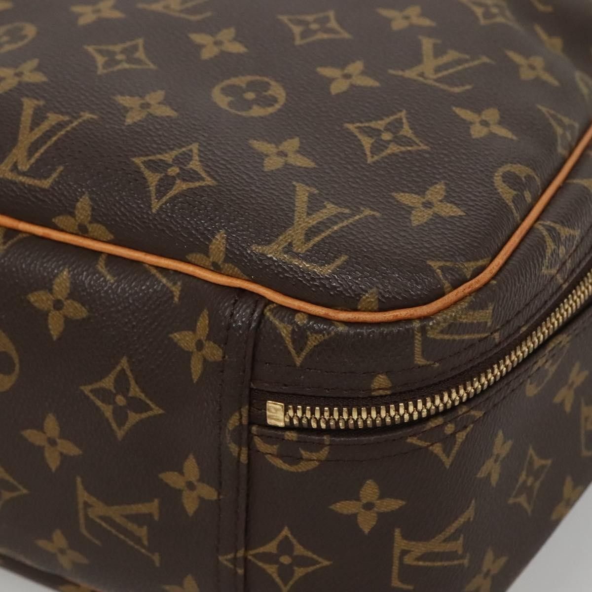 Louis Vuitton Louis Vuitton Excursion Handbag Monogram Canvas Size ONE SIZE - 9 Thumbnail