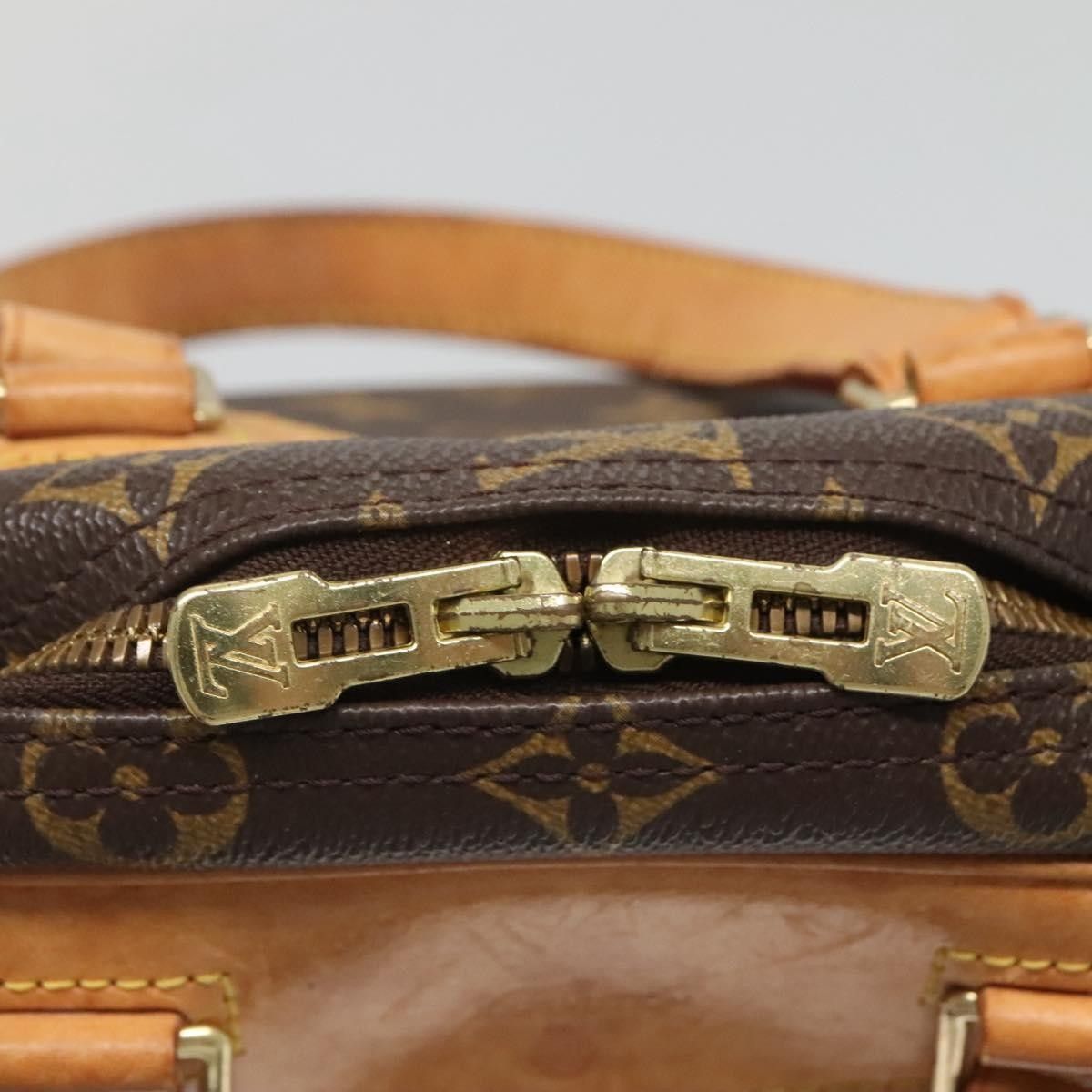Louis Vuitton Louis Vuitton Excursion Handbag Monogram Canvas Size ONE SIZE - 13 Thumbnail