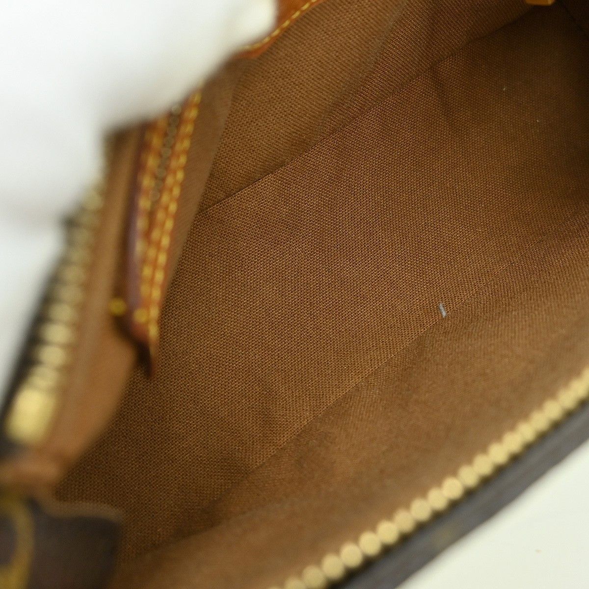 Louis Vuitton Louis Vuitton Trotteur Handbag Monogram Canvas Size ONE SIZE - 3 Thumbnail