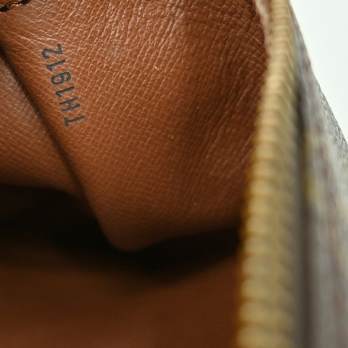 Louis Vuitton Louis Vuitton Papillon Handbag Monogram Canvas Size ONE SIZE - 5 Thumbnail