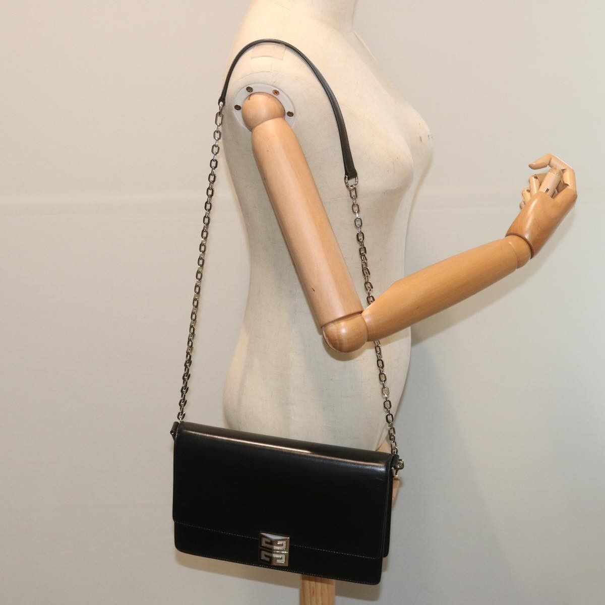 Givenchy Givenchy 4G Chain Crossbody Bag Leather Size ONE SIZE - 13 Thumbnail