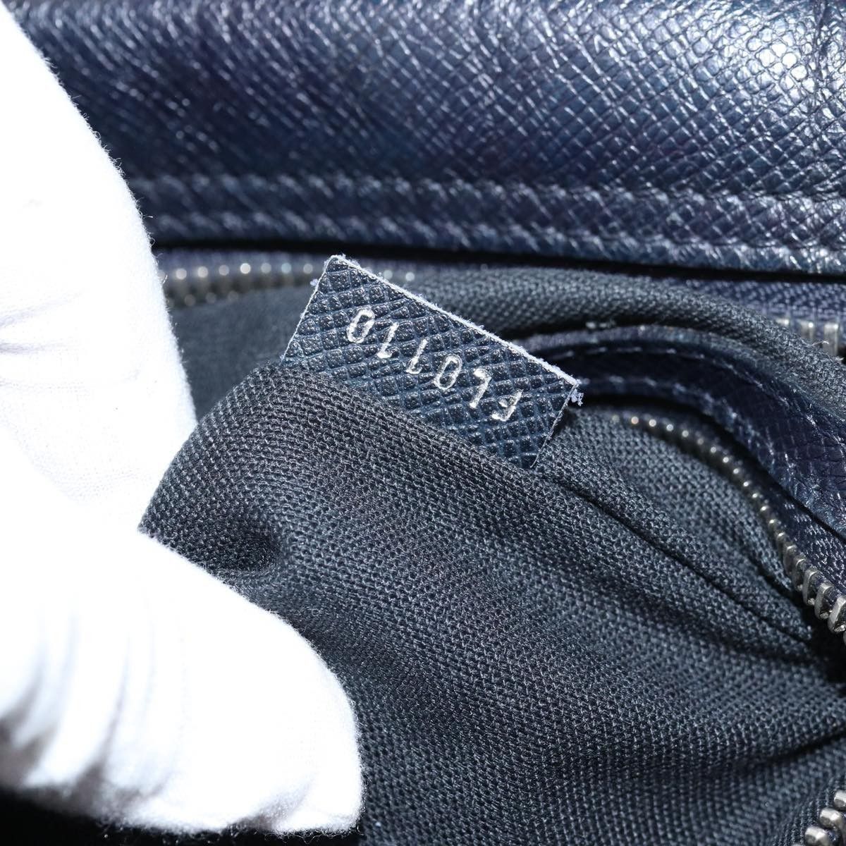 Louis Vuitton Louis Vuitton Zippe Cabas Taiga Leather Size ONE SIZE - 7 Thumbnail