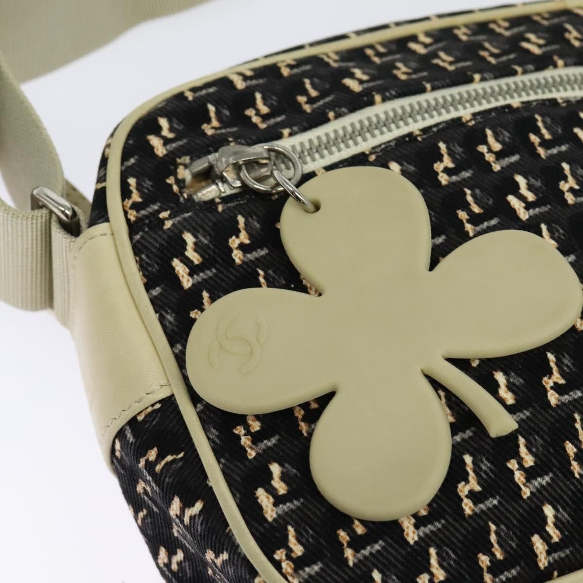 Chanel Chanel Vintage Clover Camera Bag Printed Canvas Size ONE SIZE - 14 Thumbnail