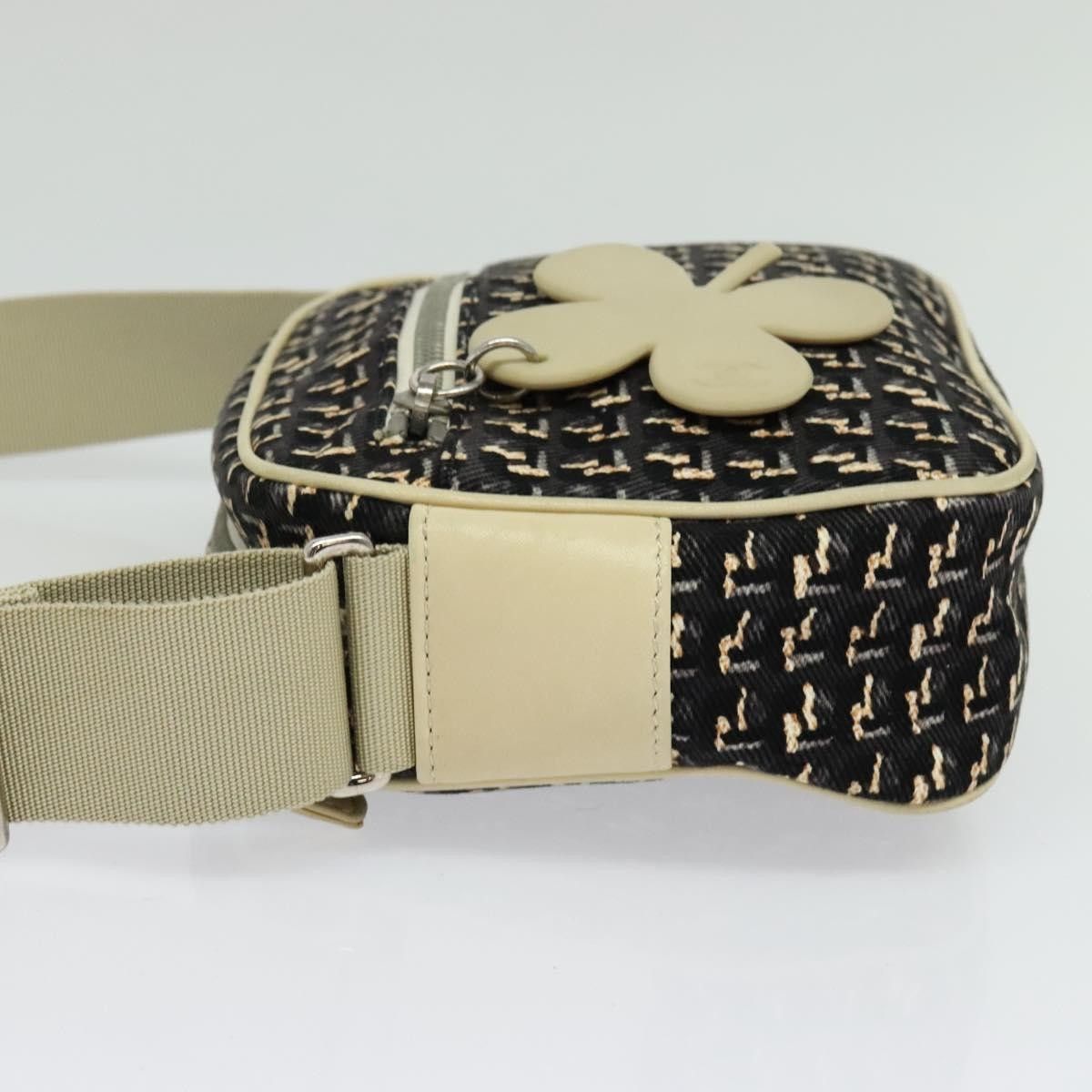 Chanel Chanel Vintage Clover Camera Bag Printed Canvas Size ONE SIZE - 3 Thumbnail