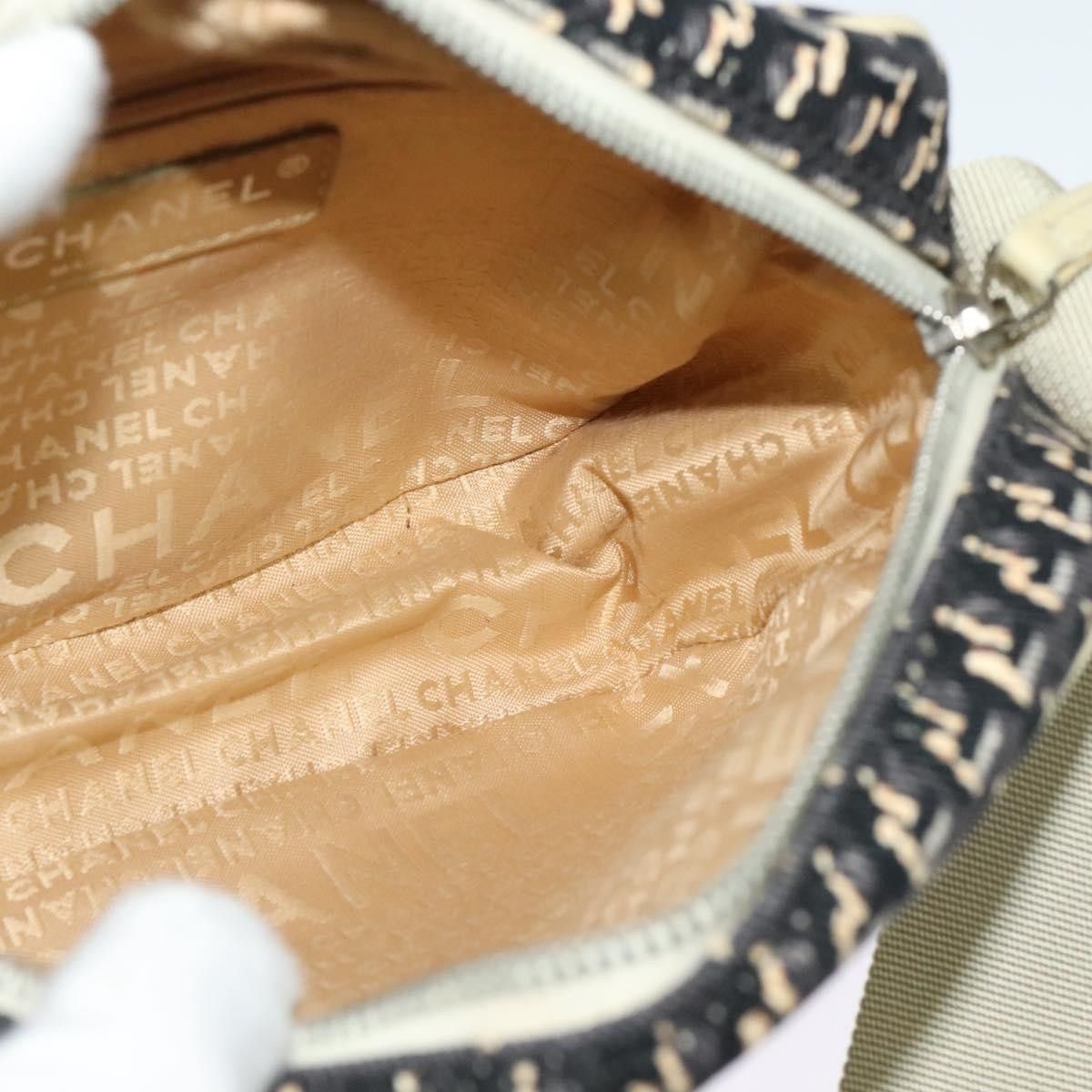 Chanel Chanel Vintage Clover Camera Bag Printed Canvas Size ONE SIZE - 20 Thumbnail