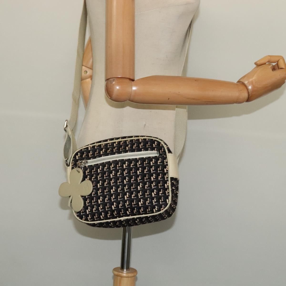 Chanel Chanel Vintage Clover Camera Bag Printed Canvas Size ONE SIZE - 15 Thumbnail