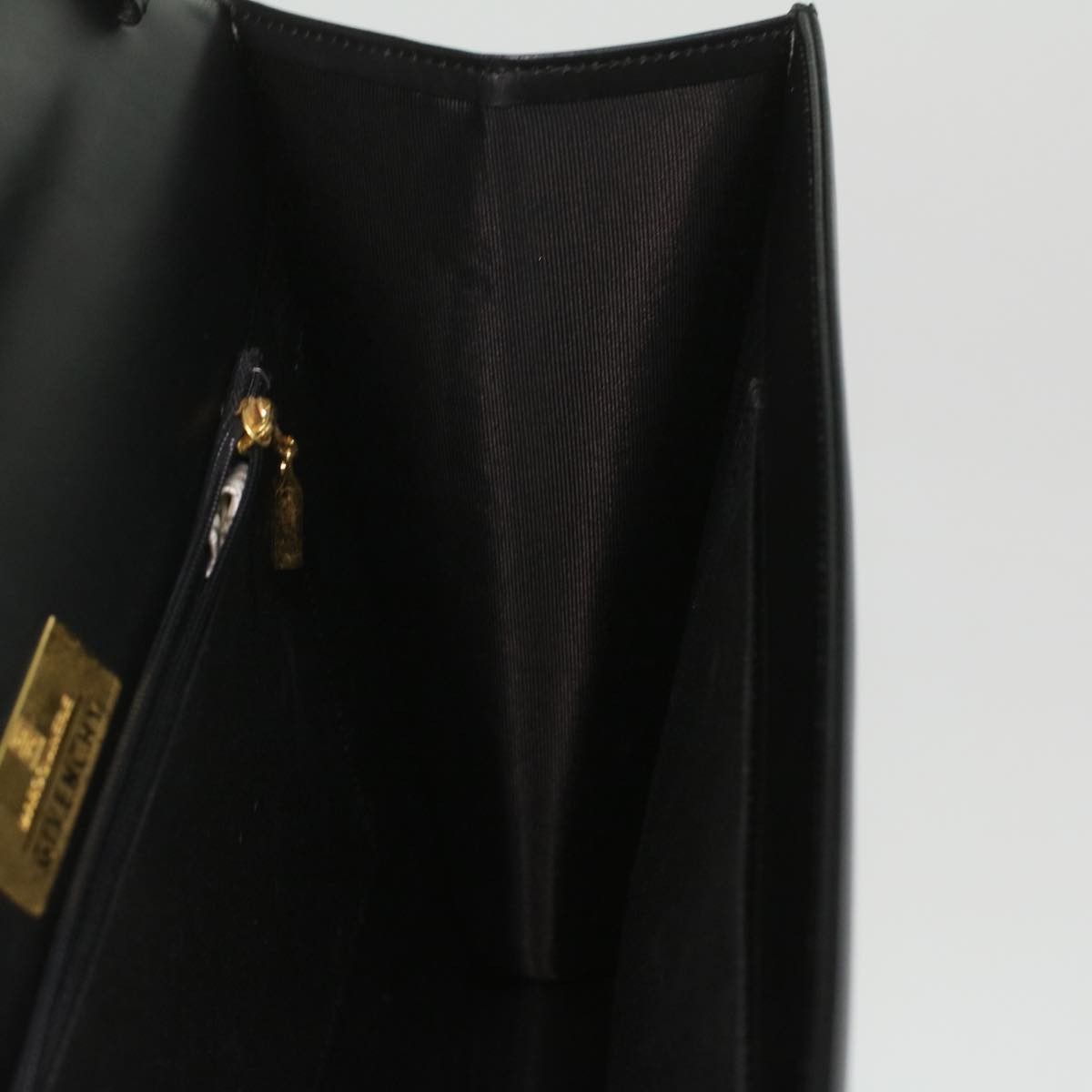 Givenchy Givenchy 4G Vertical Crossbody Bag Leather Size ONE SIZE - 20 Thumbnail
