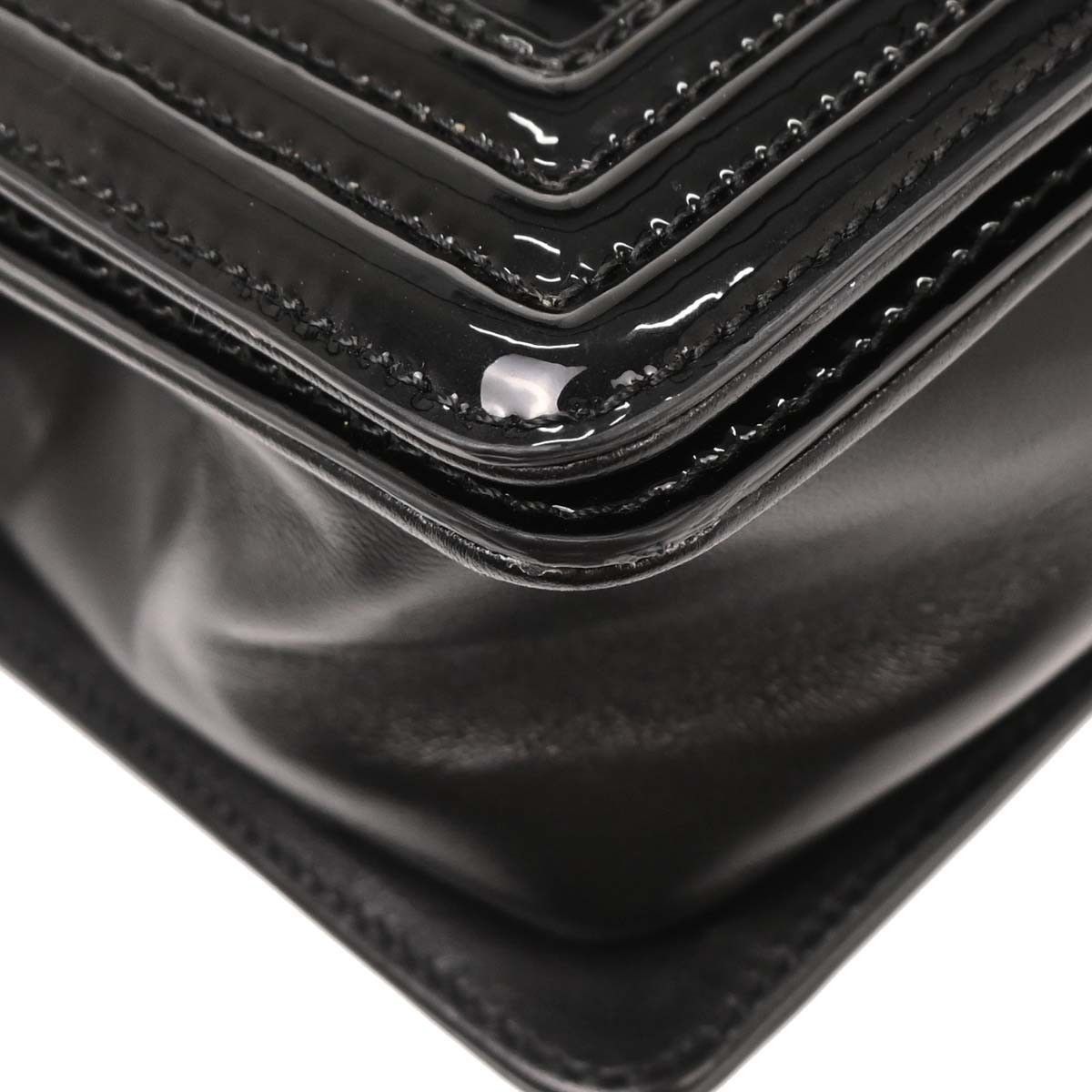 Chanel Chanel Boy Flap Bag Quilted Patent Size ONE SIZE - 7 Thumbnail