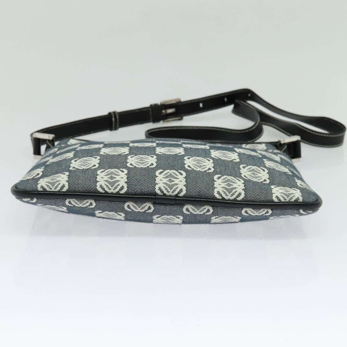 Loewe Loewe Anagram Shoulder Bag Canvas Size ONE SIZE - 14 Thumbnail