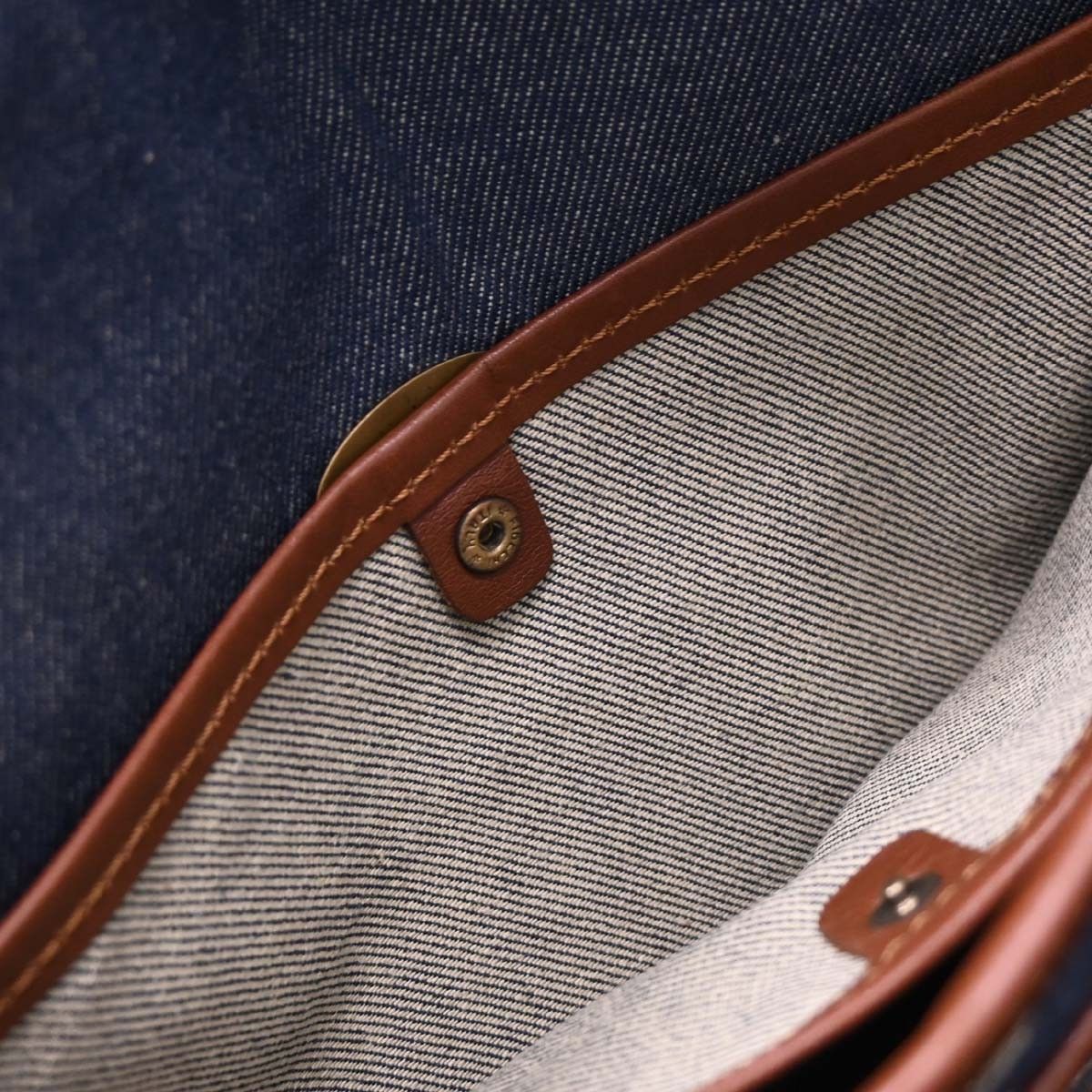 Celine Celine Vintage Triomphe Shoulder Bag Denim with Leather Size ONE SIZE - 9 Thumbnail