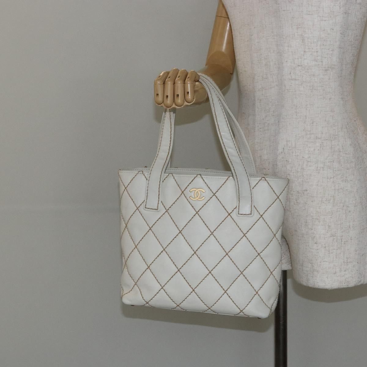 Chanel Chanel Surpique Tote Quilted Leather Size ONE SIZE - 14 Thumbnail