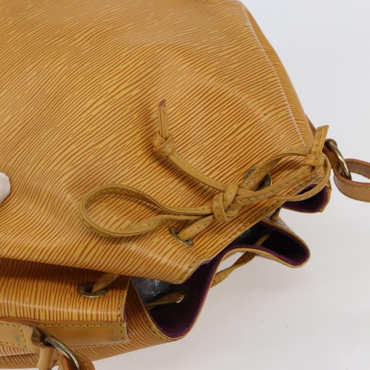 Louis Vuitton Louis Vuitton Petit Noe Handbag Epi Leather Size ONE SIZE - 14 Thumbnail