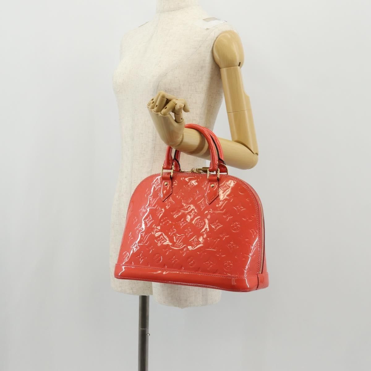 Louis Vuitton Louis Vuitton Alma Handbag Monogram Vernis Size ONE SIZE - 15 Thumbnail
