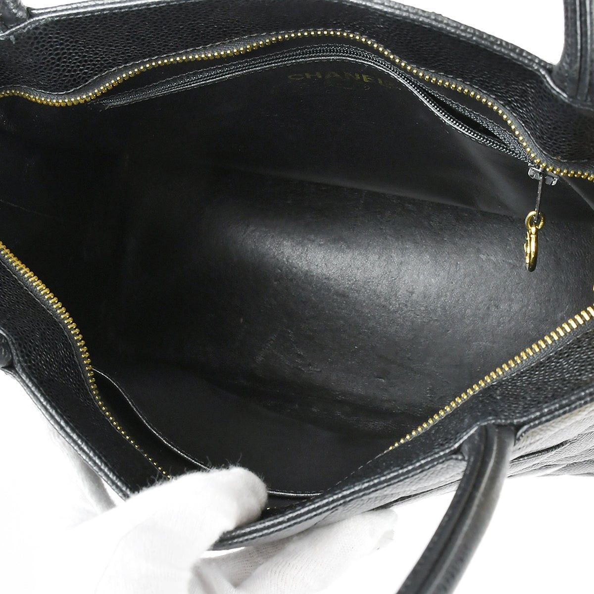 Chanel Chanel Medallion Tote Quilted Caviar Size ONE SIZE - 3 Thumbnail