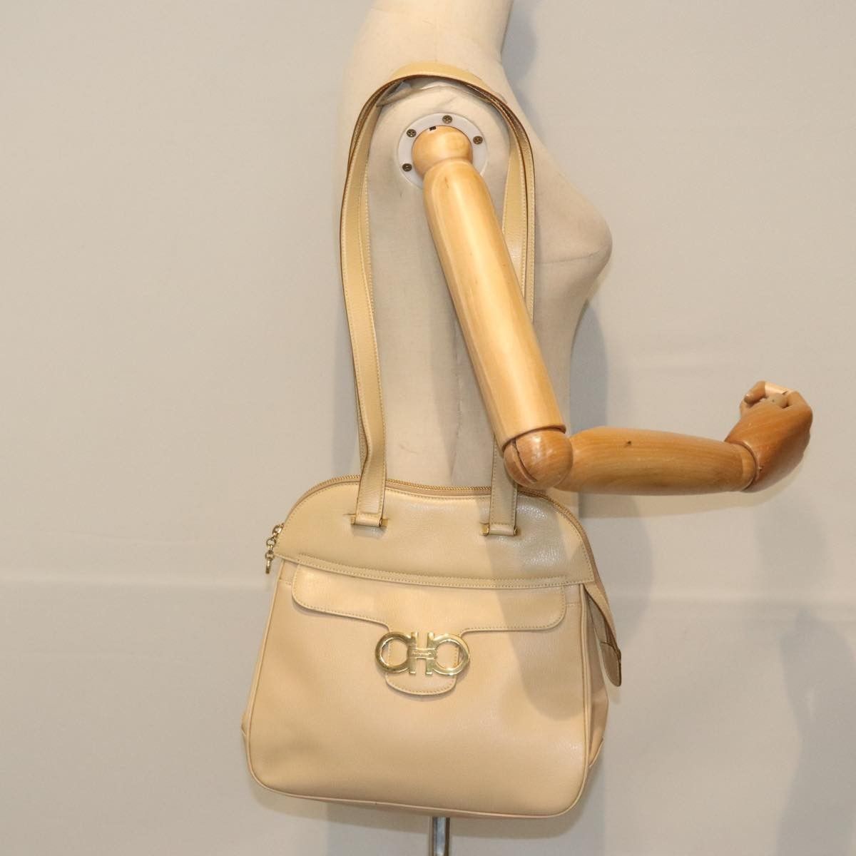 Salvatore Ferragamo Salvatore Ferragamo Gancini Shoulder Bag Leather Size ONE SIZE - 13 Thumbnail