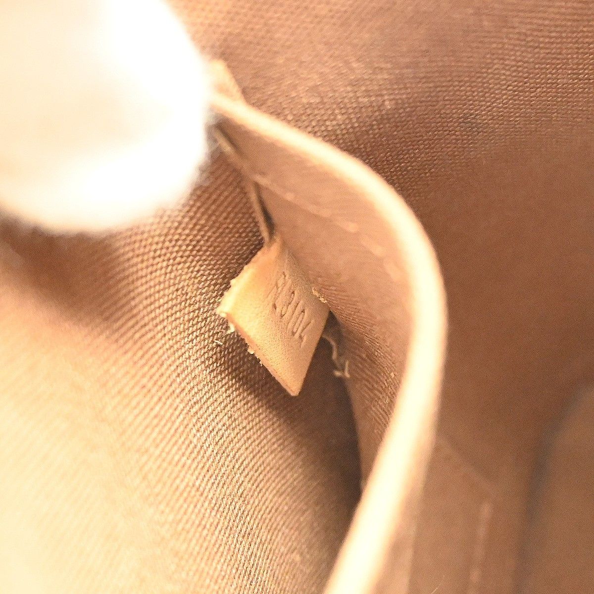 Louis Vuitton Louis Vuitton Alma Handbag Monogram Canvas Size ONE SIZE - 4 Thumbnail
