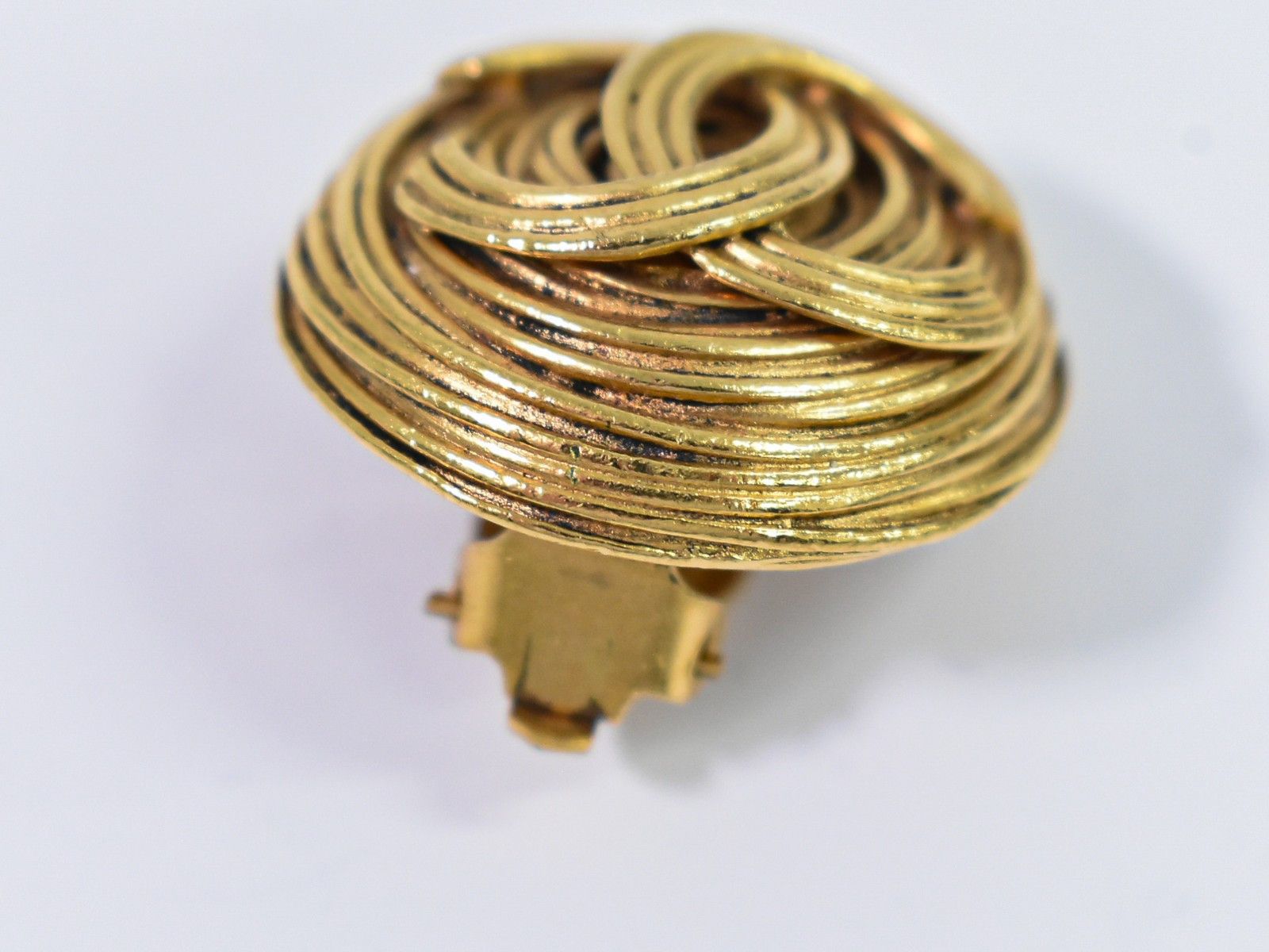 Chanel Chanel Vintage Round CC Clip-On Earring Metal Size ONE SIZE - 6 Thumbnail