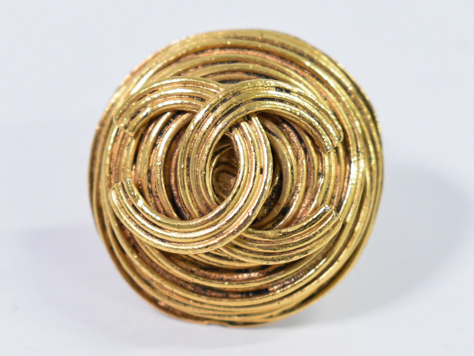 Chanel Chanel Vintage Round CC Clip-On Earring Metal Size ONE SIZE - 3 Thumbnail