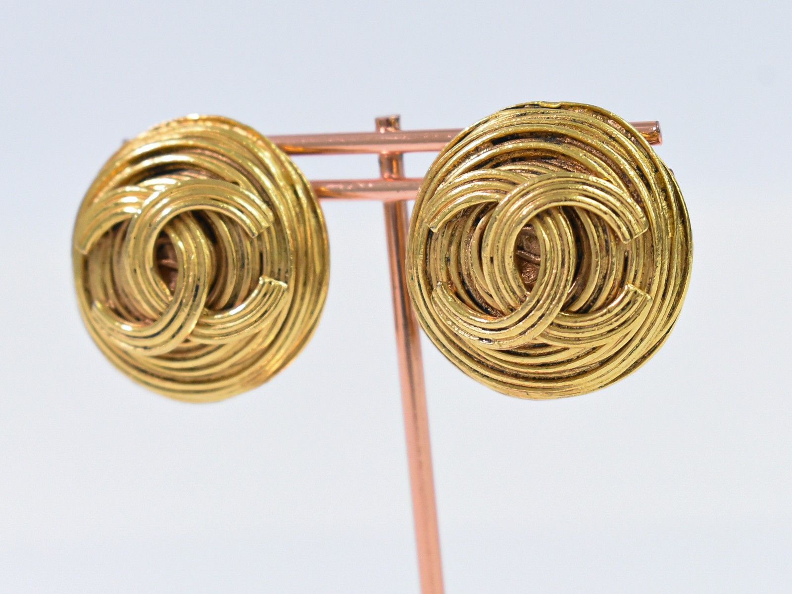 Chanel Chanel Vintage Round CC Clip-On Earring Metal Size ONE SIZE - 7 Thumbnail