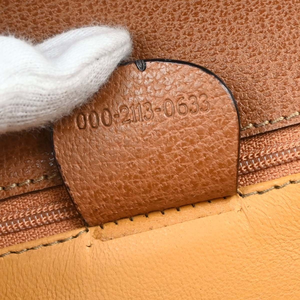 Gucci Gucci Vintage Convertible Bamboo Top Handle Bag Leather Size ONE SIZE - 5 Thumbnail