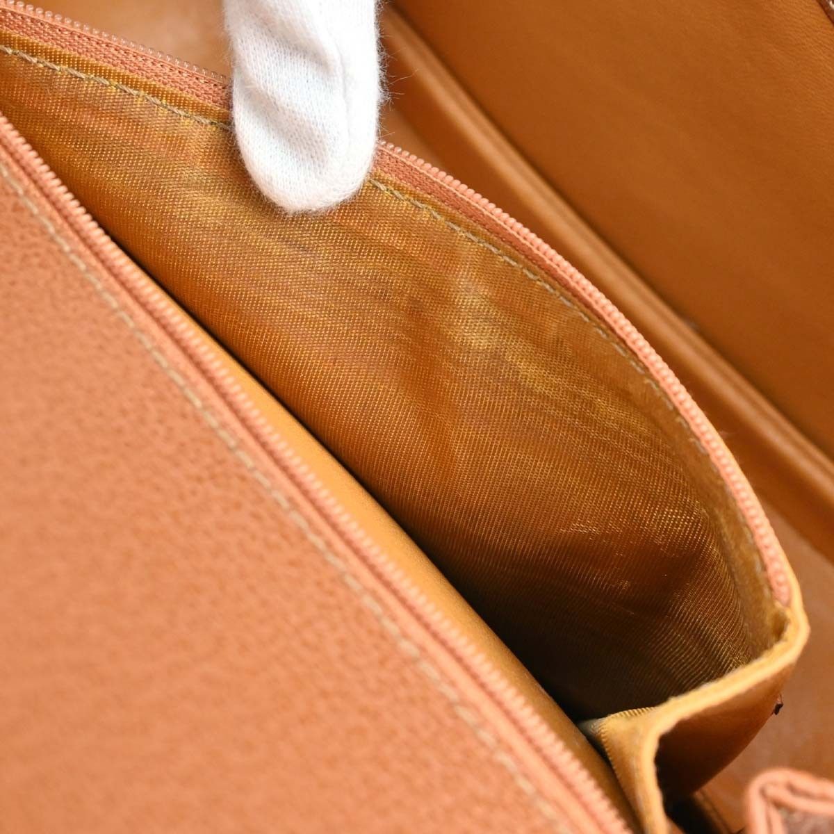 Gucci Gucci Vintage Convertible Bamboo Top Handle Bag Leather Size ONE SIZE - 10 Thumbnail