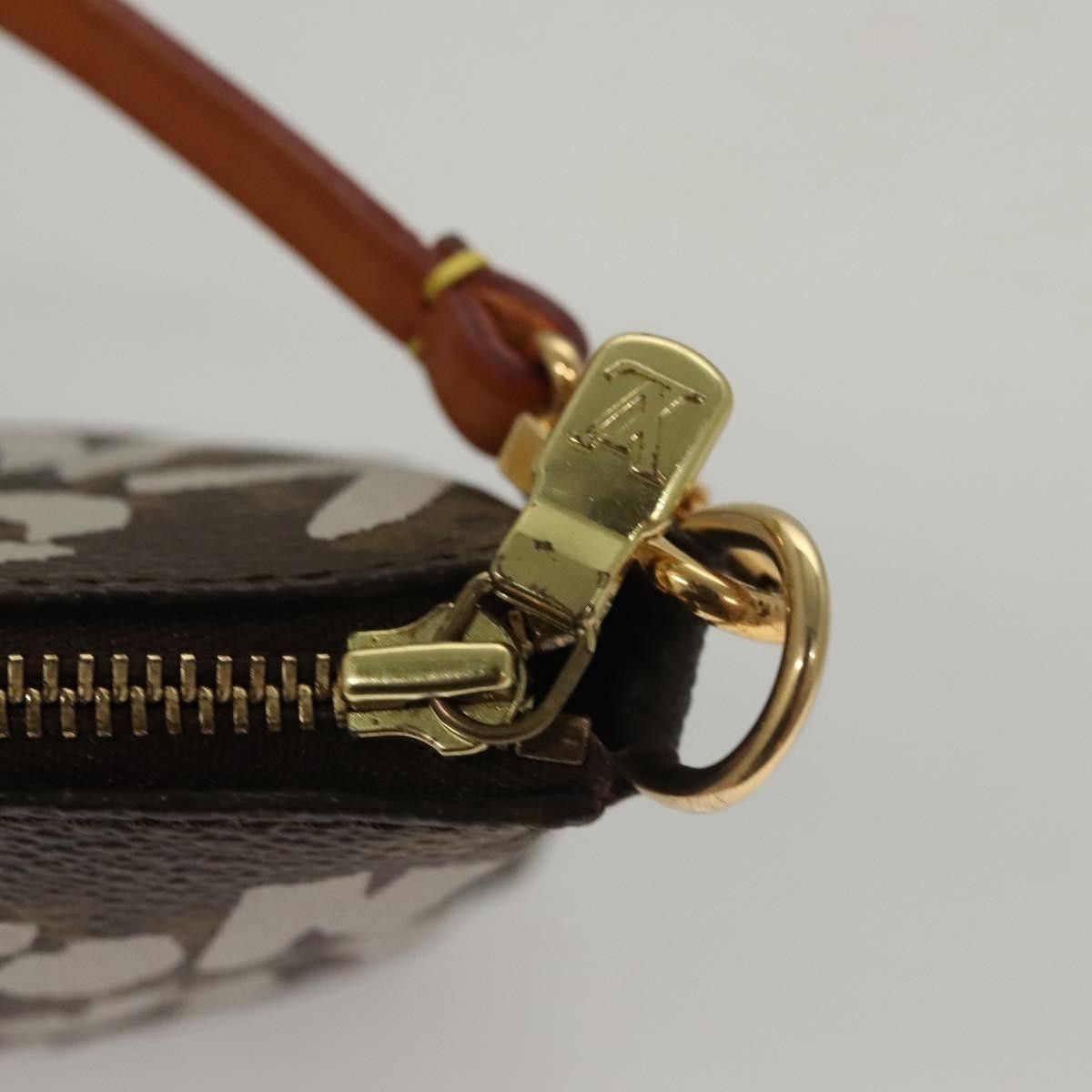Louis Vuitton Louis Vuitton Pochette Accessoires Limited Edition Monogram Graffiti Size ONE SIZE - 13 Thumbnail