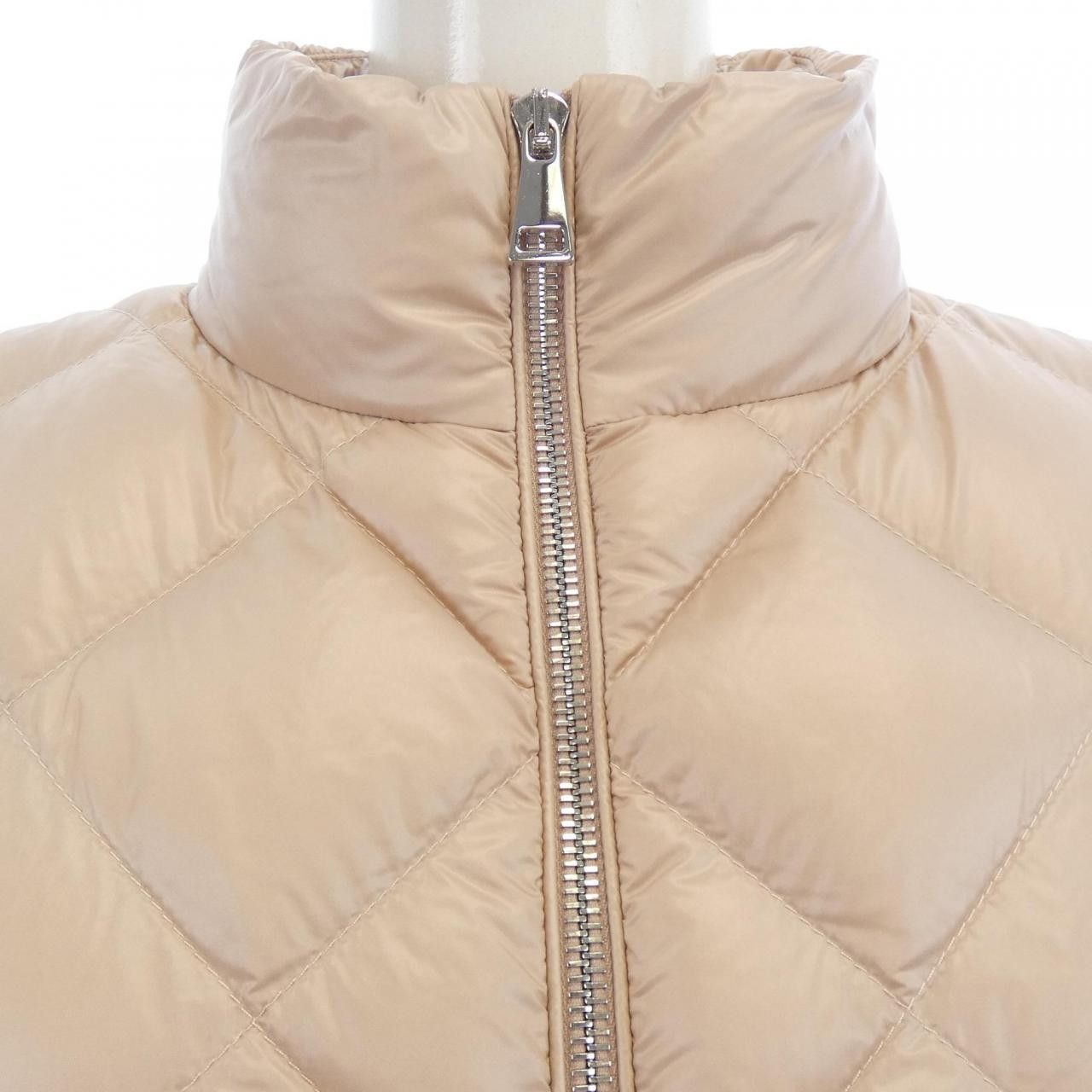 Moncler Moncler Moncler Down Jacket Others Outerwear 20939B00017 DUTY FREE for USA Size ONE SIZE - 6 Thumbnail