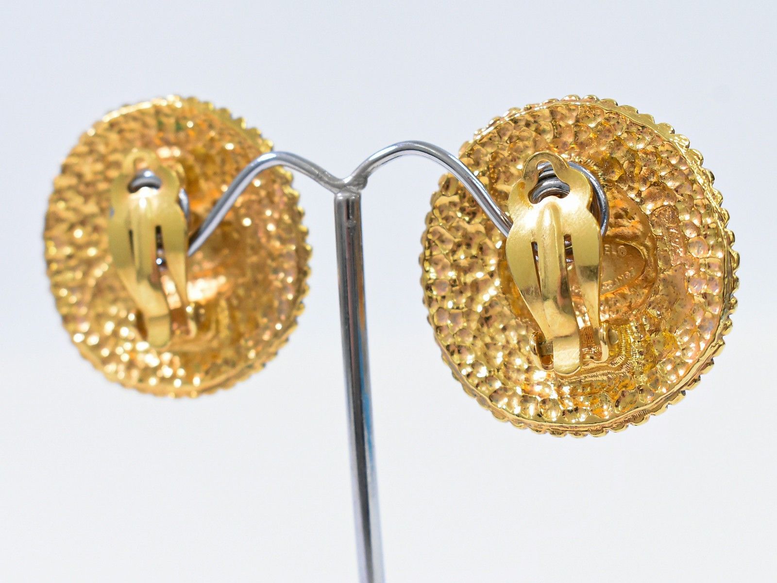 Chanel Chanel Vintage Round CC Clip-On Earrings Metal Size ONE SIZE - 9 Thumbnail