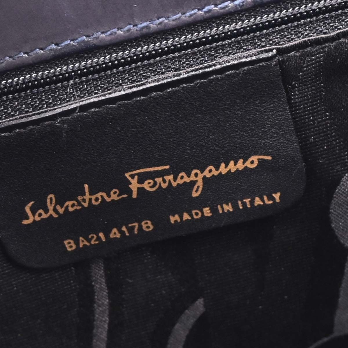 Salvatore Ferragamo Salvatore Ferragamo Convertible Vara Bow Tote Leather Size ONE SIZE - 4 Thumbnail