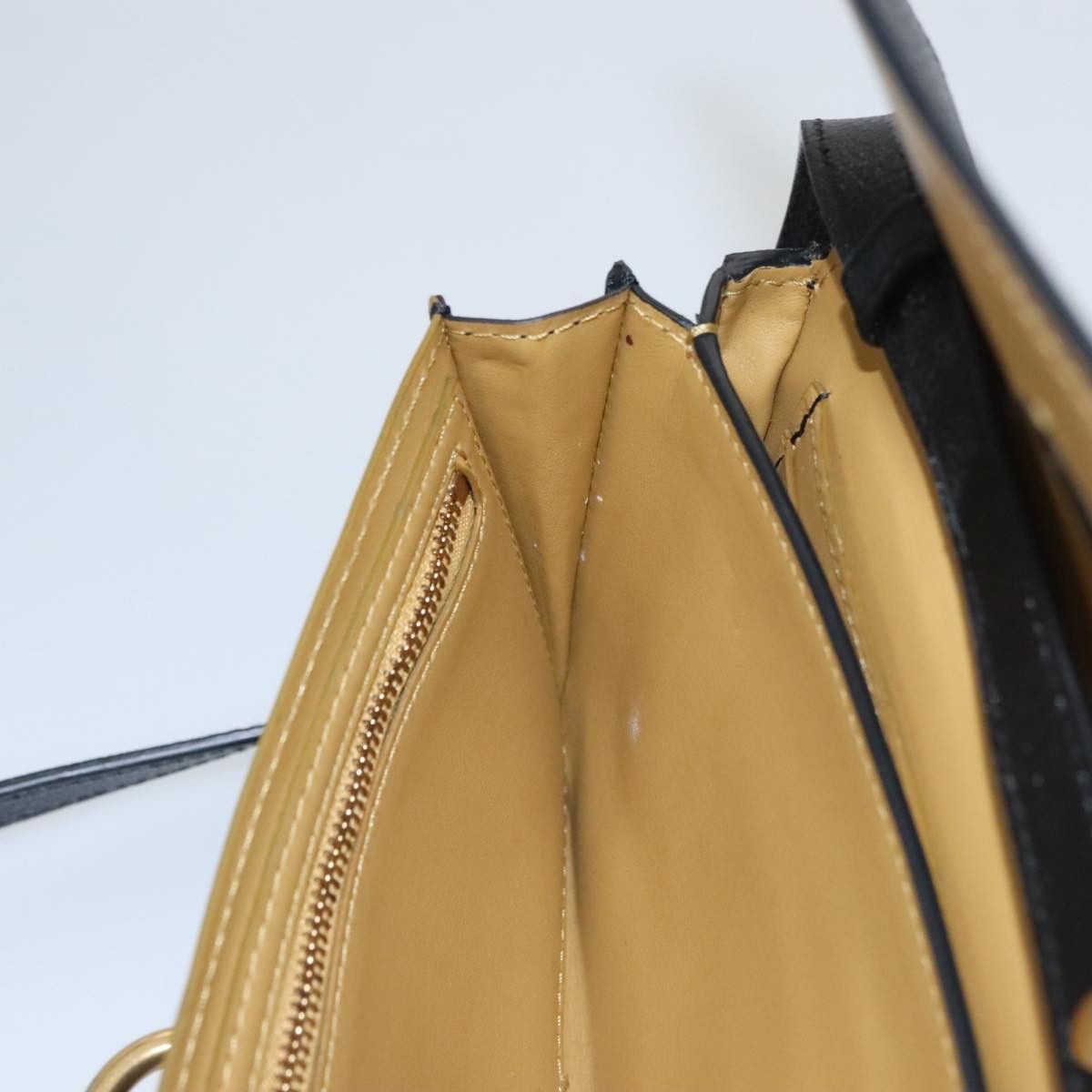 Burberry Burberry D-Ring Shoulder Bag Leather Size ONE SIZE - 20 Thumbnail