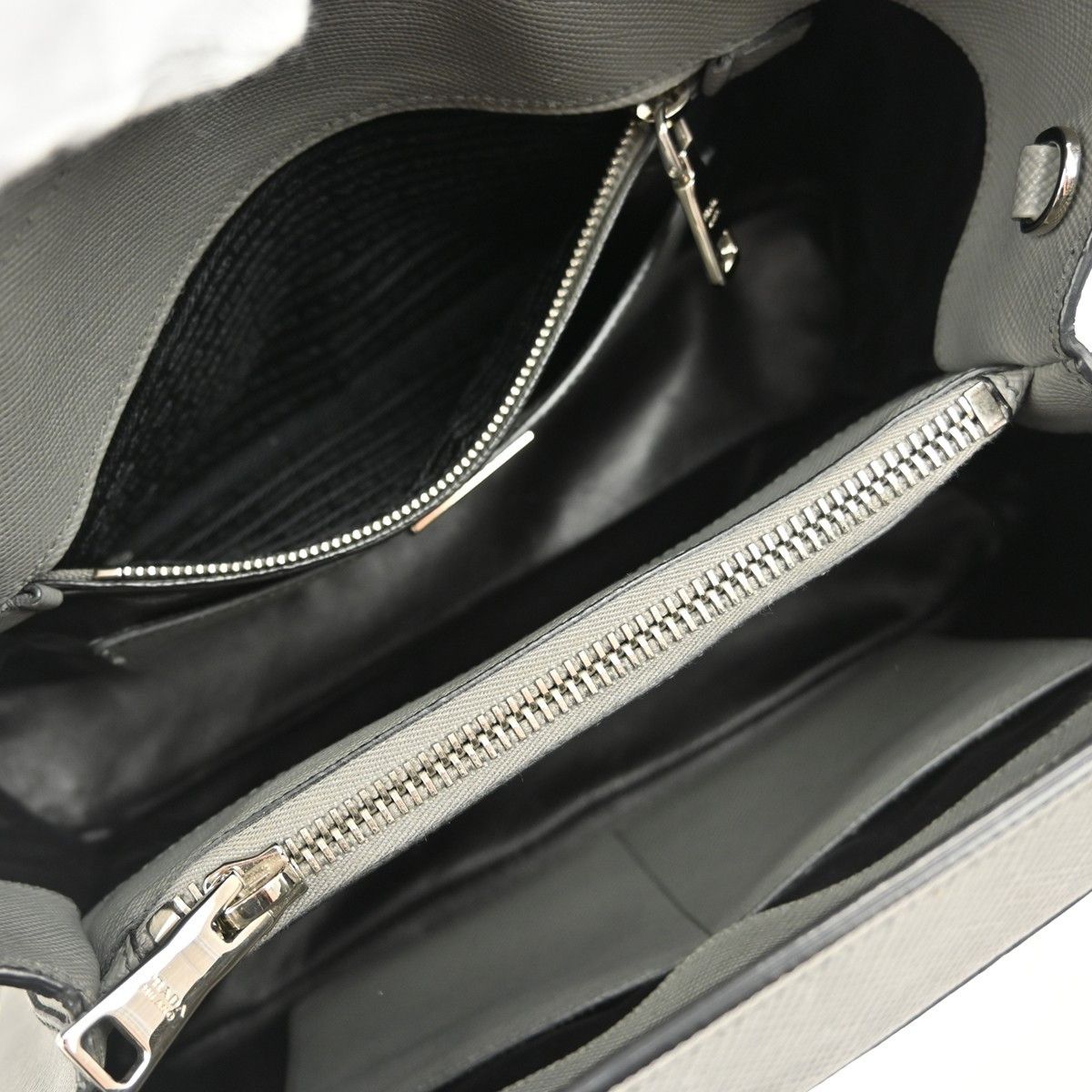 Prada Prada Turnlock Cuir Twin Tote Saffiano Leather Size ONE SIZE - 3 Thumbnail