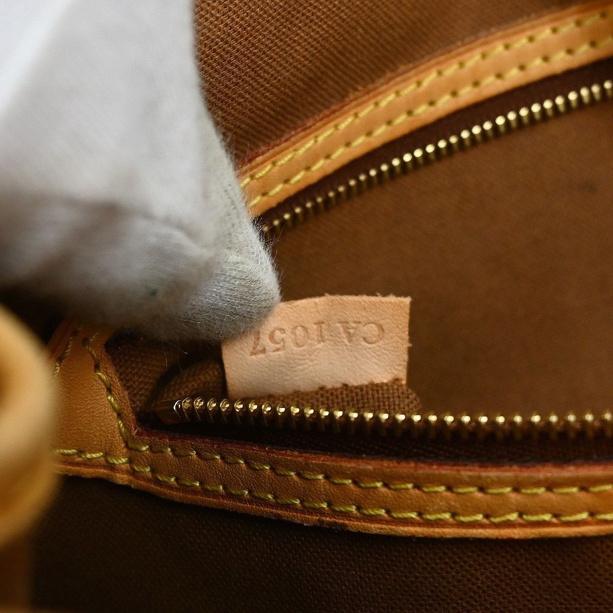Louis Vuitton Louis Vuitton Batignolles Handbag Monogram Canvas Size ONE SIZE - 5 Thumbnail