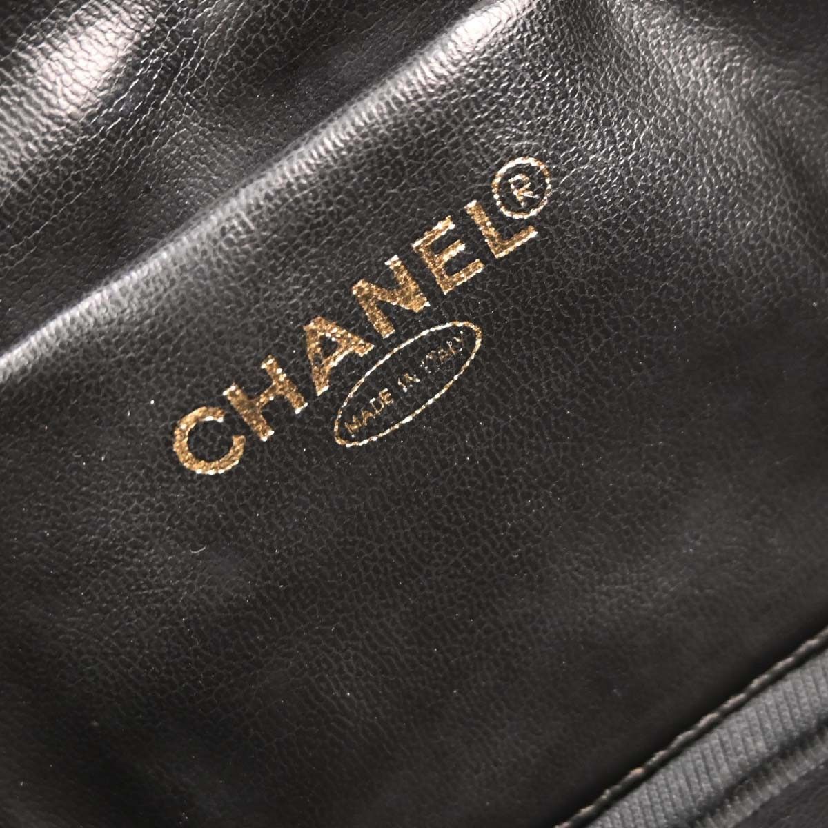 Chanel Chanel Vintage Timeless Cosmetic Case with Mirror Caviar Size ONE SIZE - 4 Thumbnail
