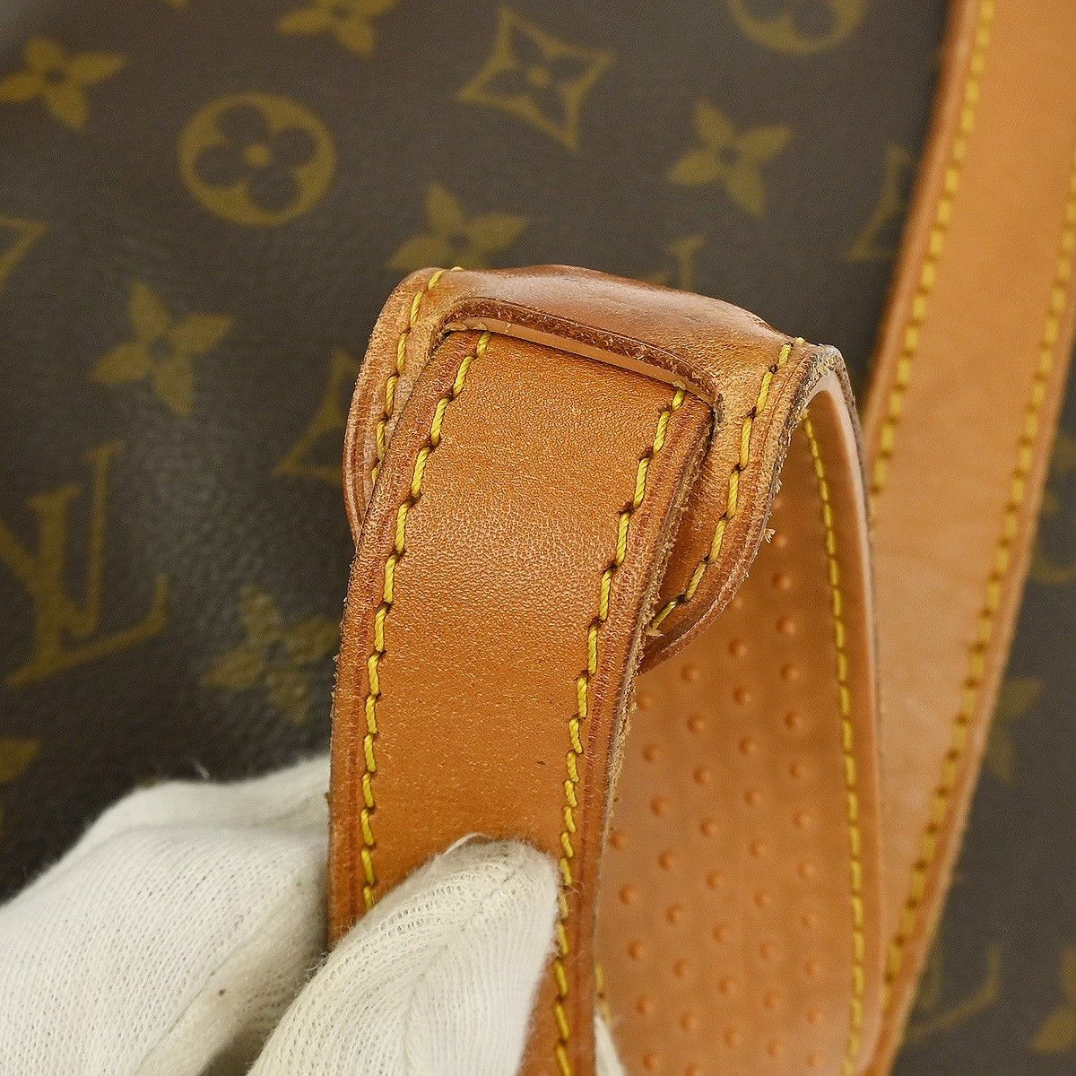 Louis Vuitton Louis Vuitton Keepall Bag Monogram Canvas Size ONE SIZE - 8 Thumbnail