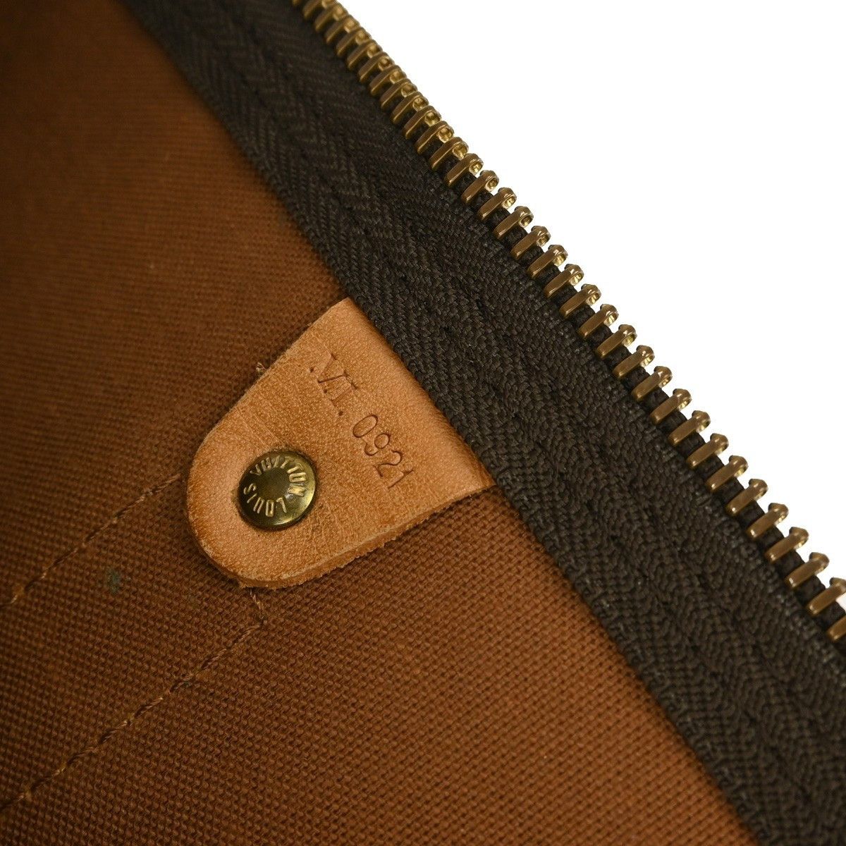 Louis Vuitton Louis Vuitton Keepall Bag Monogram Canvas Size ONE SIZE - 4 Thumbnail