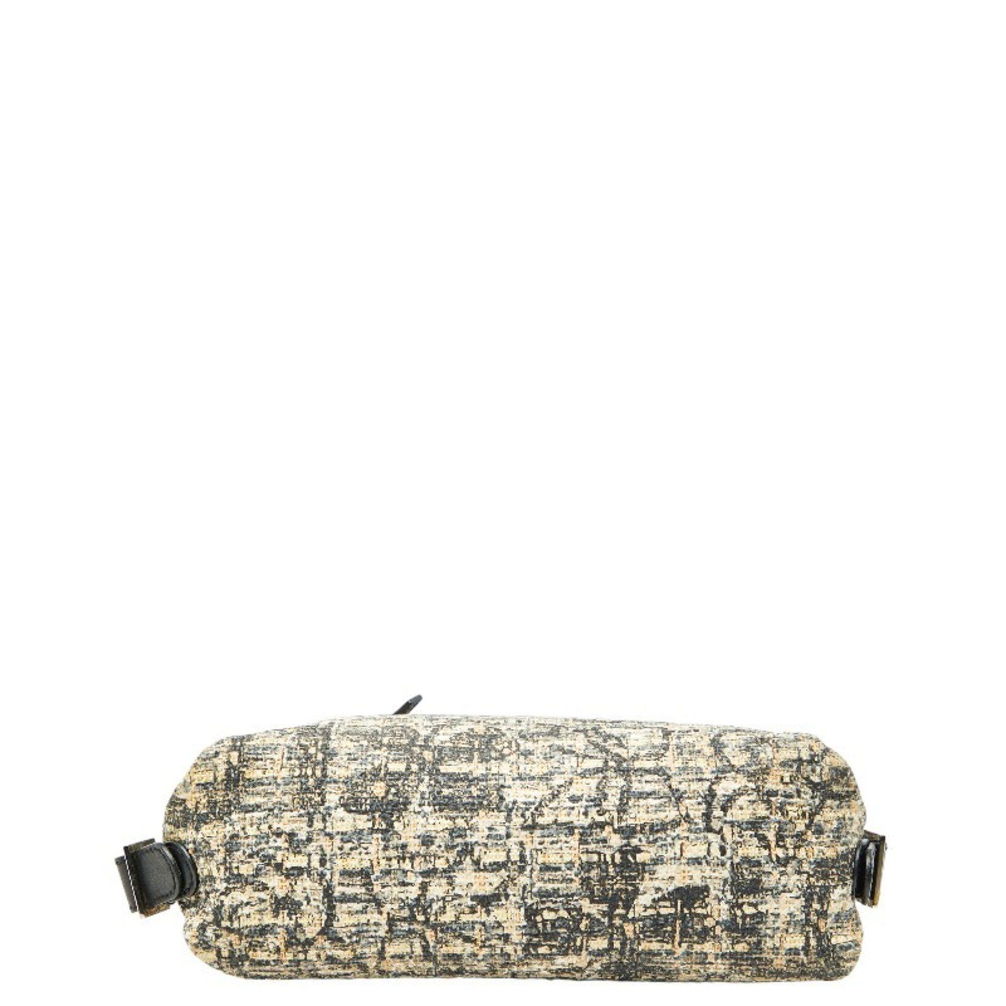 Chanel CHANEL Icon Print Clover One-Shoulder Bag Handbag in Beige and Black Tweed Leather for Women Size ONE SIZE - 3 Thumbnail