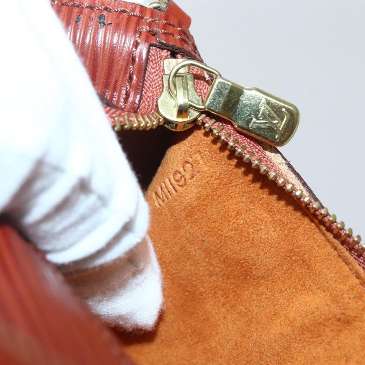 Louis Vuitton Louis Vuitton Soufflot Pochette Epi Leather Size ONE SIZE - 7 Thumbnail