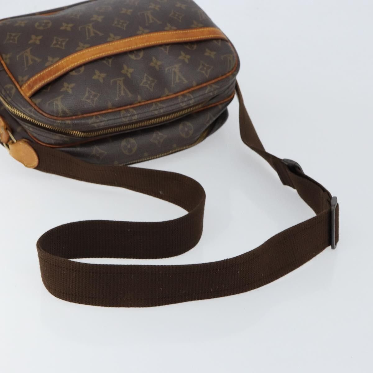 Louis Vuitton Louis Vuitton Reporter Bag Monogram Canvas Size ONE SIZE - 7 Thumbnail