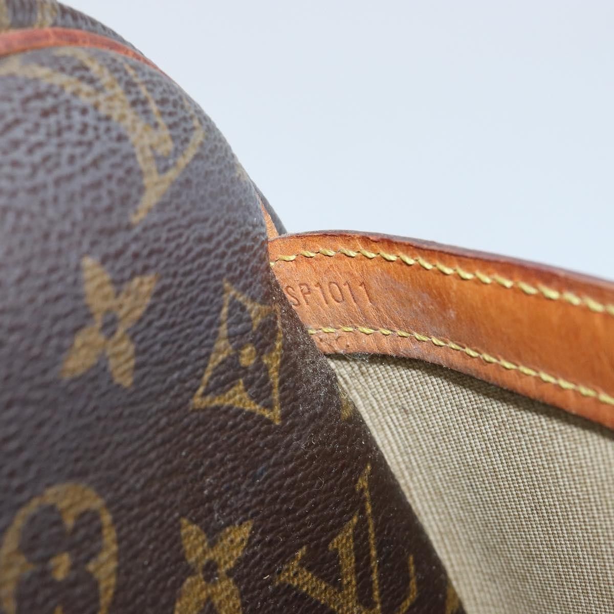 Louis Vuitton Louis Vuitton Reporter Bag Monogram Canvas Size ONE SIZE - 6 Thumbnail