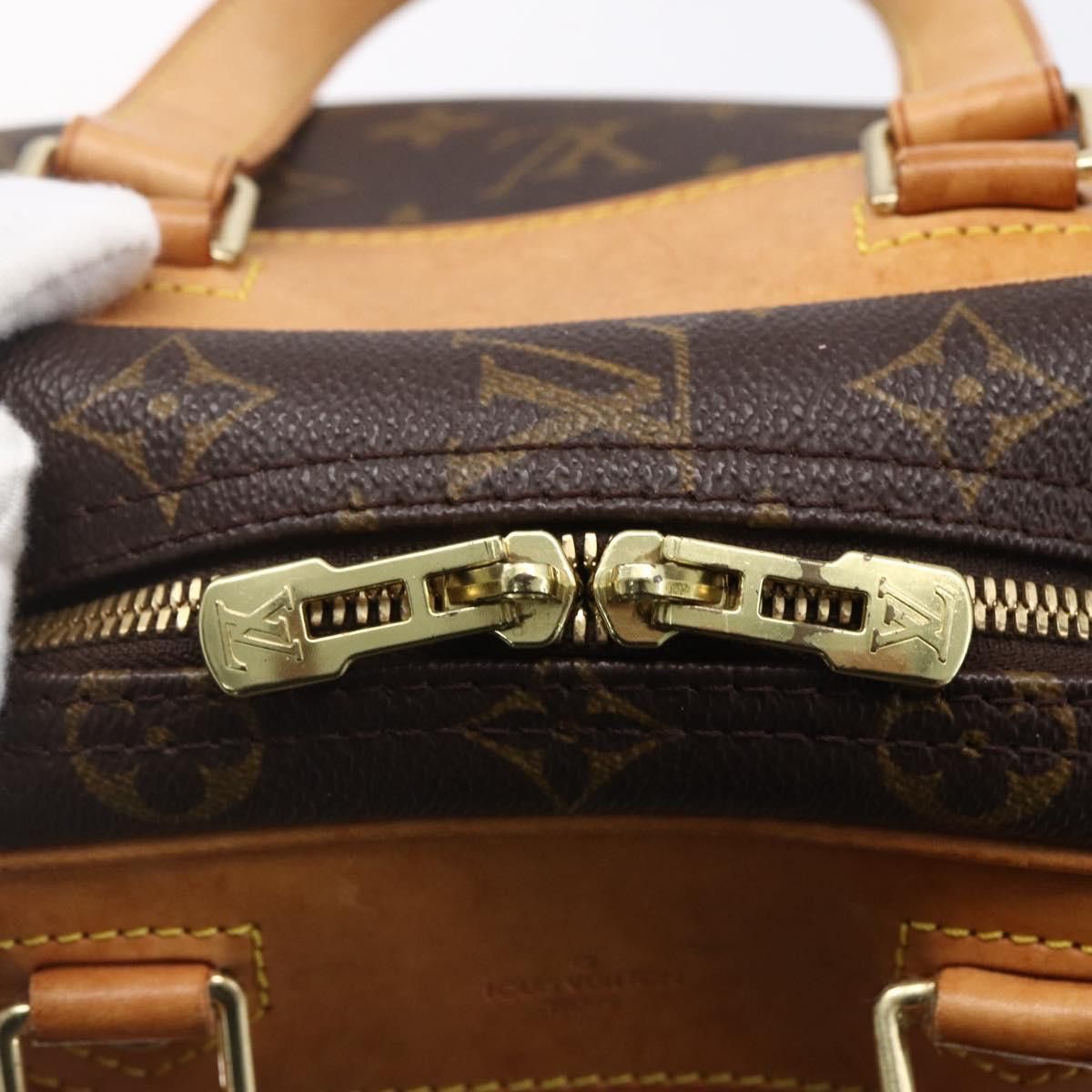Louis Vuitton Louis Vuitton Excursion Handbag Monogram Canvas Size ONE SIZE - 18 Thumbnail