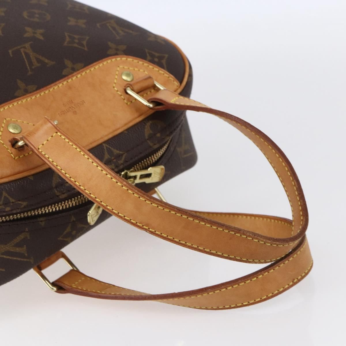 Louis Vuitton Louis Vuitton Excursion Handbag Monogram Canvas Size ONE SIZE - 12 Thumbnail