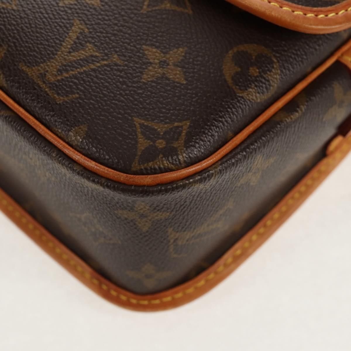 Louis Vuitton Louis Vuitton Sologne Handbag Monogram Canvas Size ONE SIZE - 9 Thumbnail