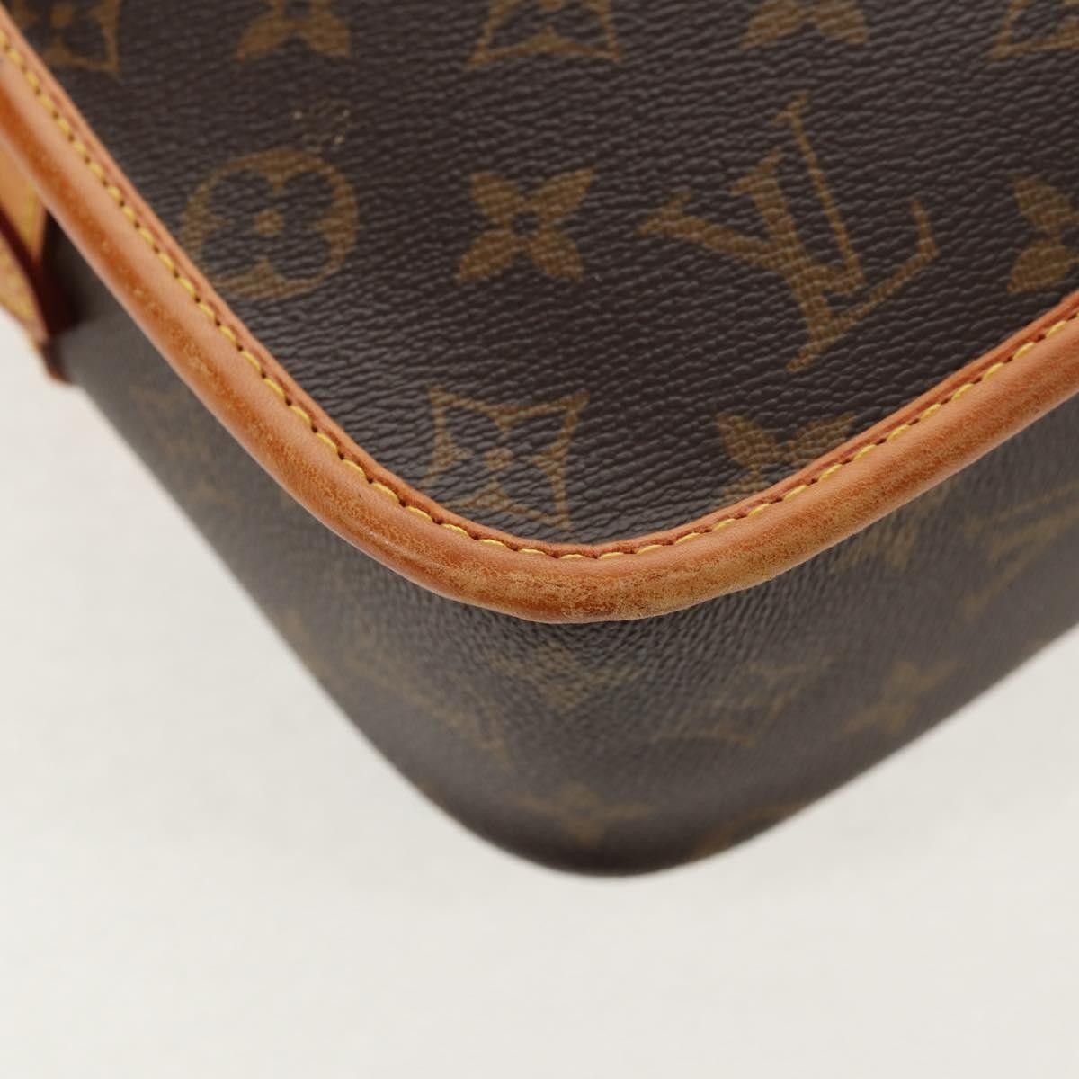 Louis Vuitton Louis Vuitton Sologne Handbag Monogram Canvas Size ONE SIZE - 10 Thumbnail