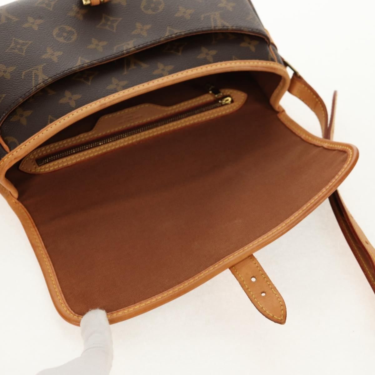Louis Vuitton Louis Vuitton Sologne Handbag Monogram Canvas Size ONE SIZE - 13 Thumbnail