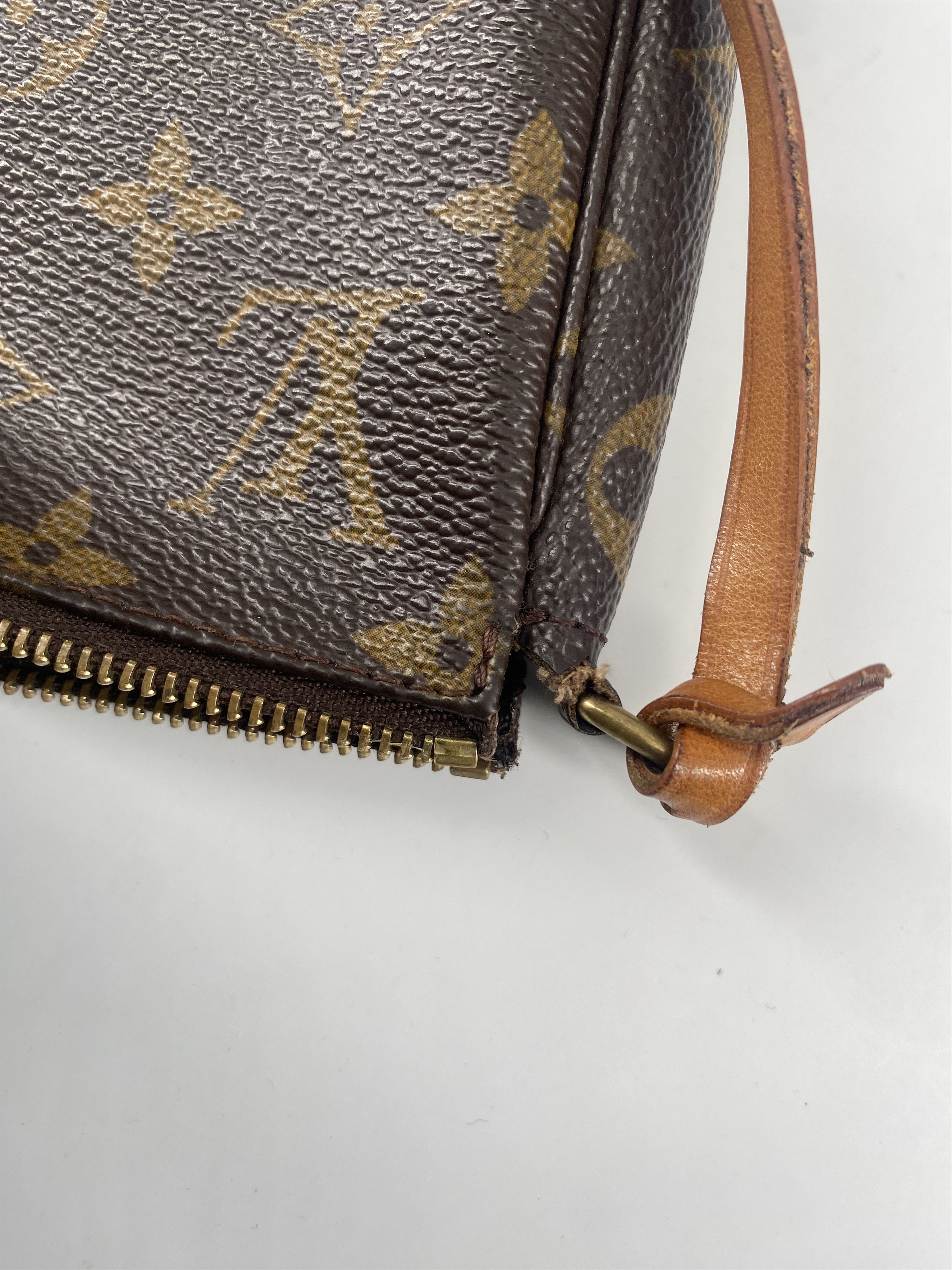 Louis Vuitton Louis Vuitton Pochette Accessoires Monogram Canvas Size ONE SIZE - 10 Thumbnail