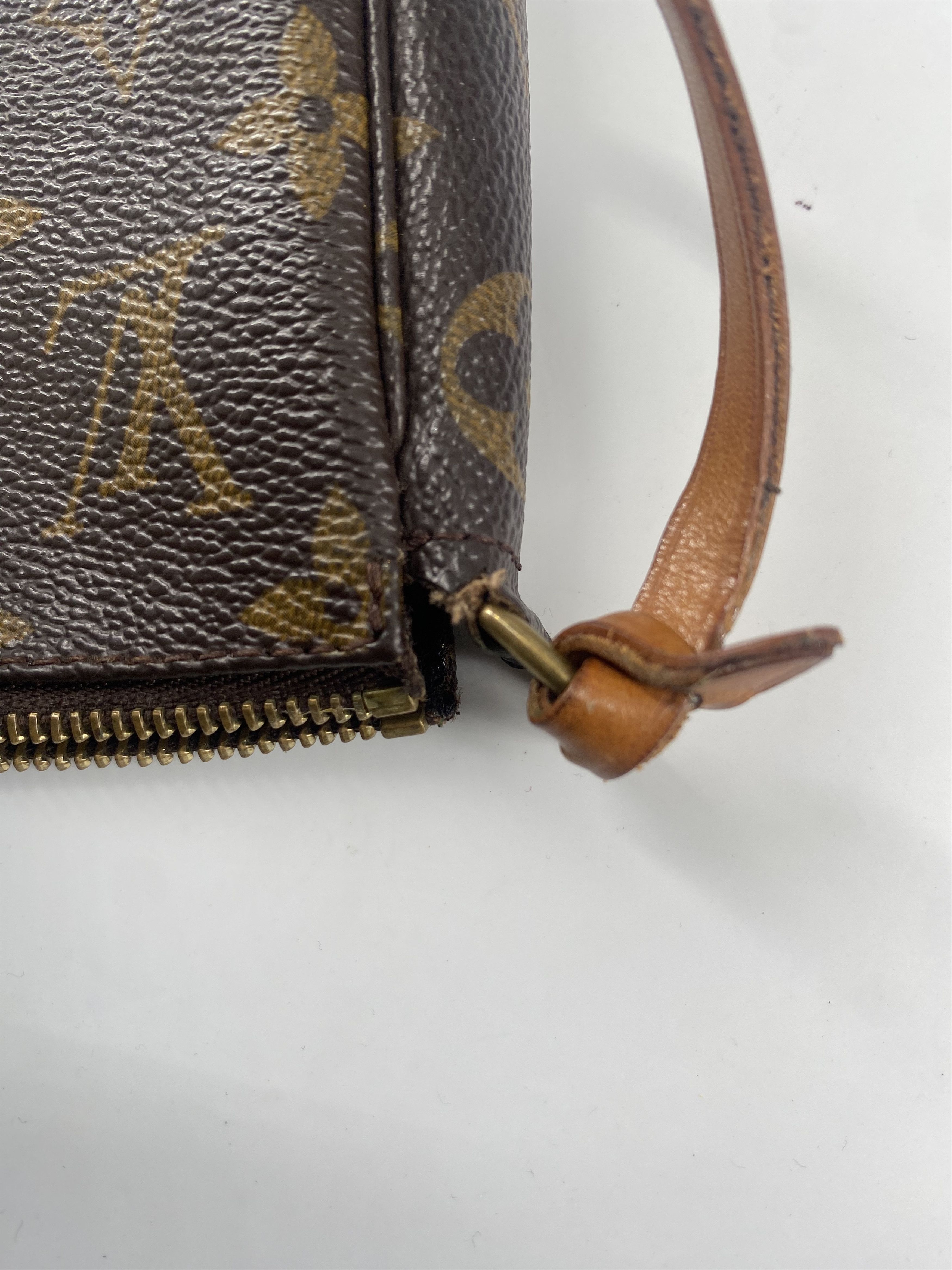 Louis Vuitton Louis Vuitton Pochette Accessoires Monogram Canvas Size ONE SIZE - 8 Thumbnail