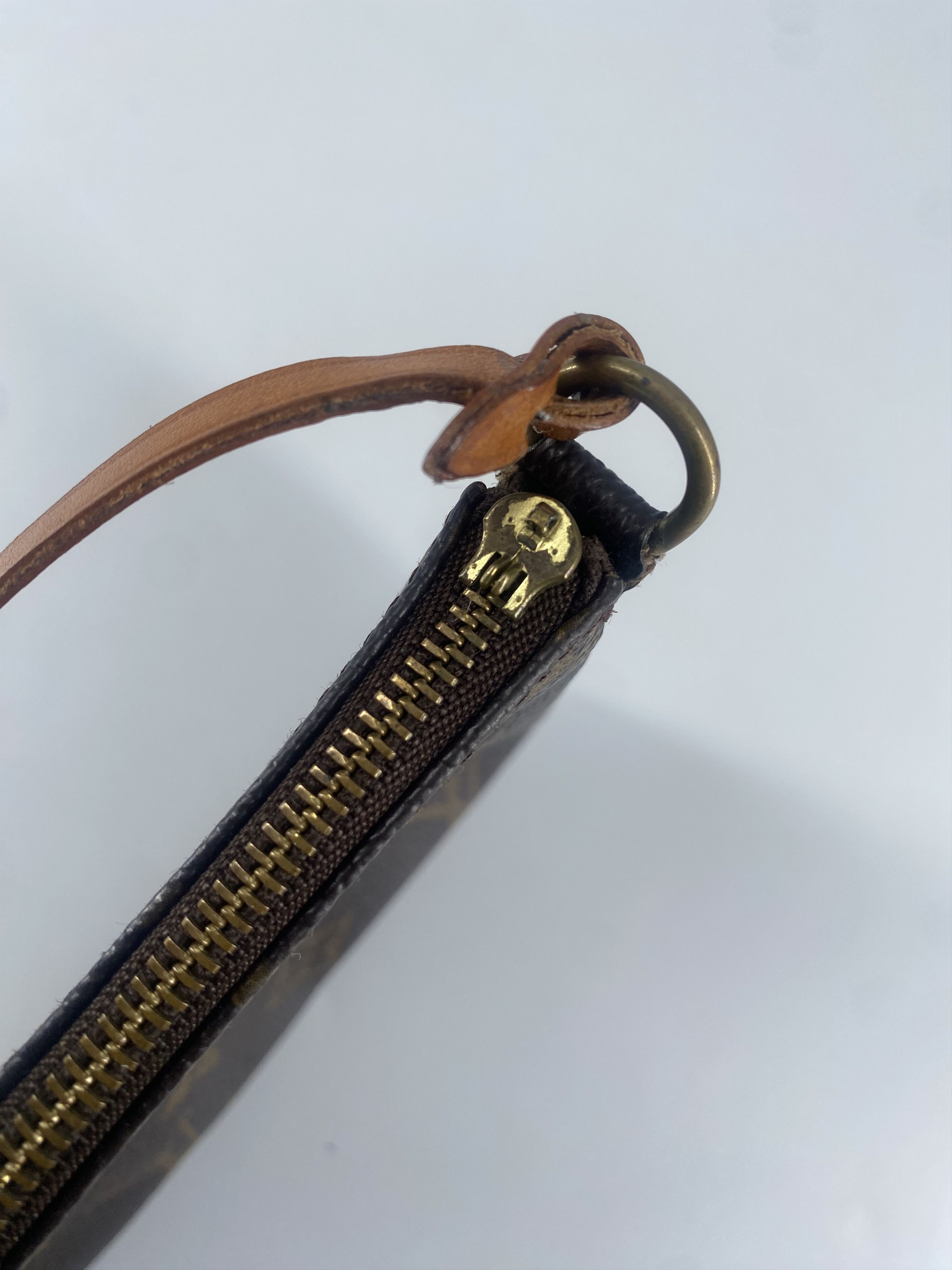 Louis Vuitton Louis Vuitton Pochette Accessoires Monogram Canvas Size ONE SIZE - 9 Thumbnail