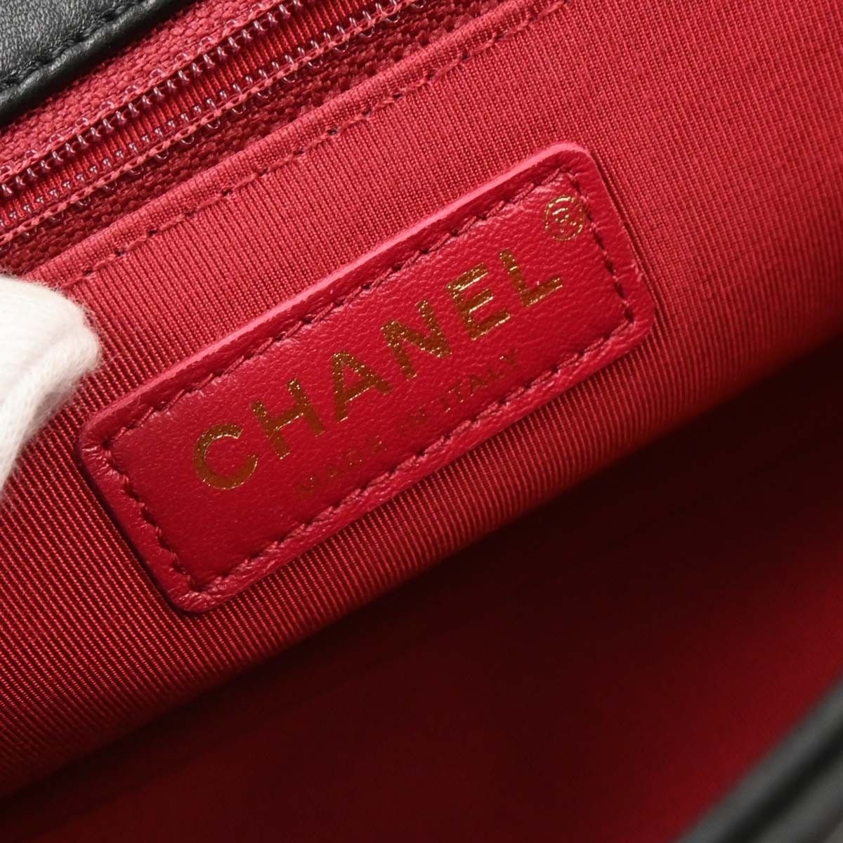 Chanel Chanel In The Loop Flap Bag Quilted Lambskin Size ONE SIZE - 4 Thumbnail