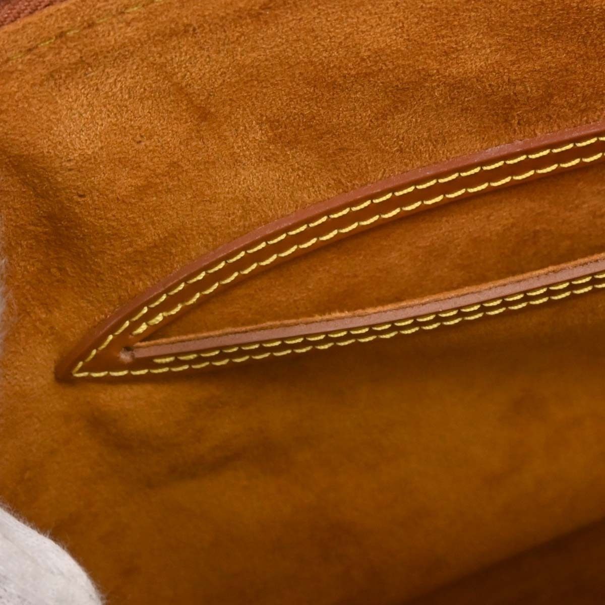 Louis Vuitton Louis Vuitton Alma Handbag Epi Leather Size ONE SIZE - 10 Thumbnail