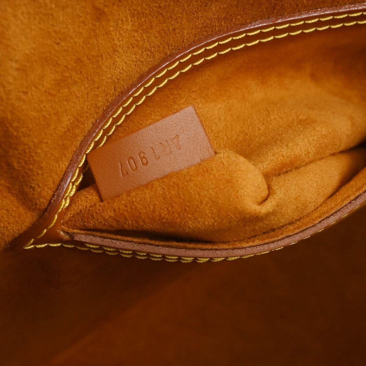 Louis Vuitton Louis Vuitton Alma Handbag Epi Leather Size ONE SIZE - 4 Thumbnail